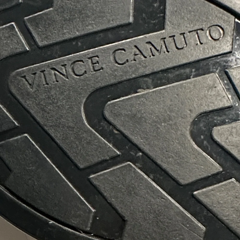 Vince Camuto step out